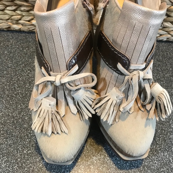 Cole Haan Nike Air "Kiltie" Tan Leather Heeled Booties - Picture 5 of 13